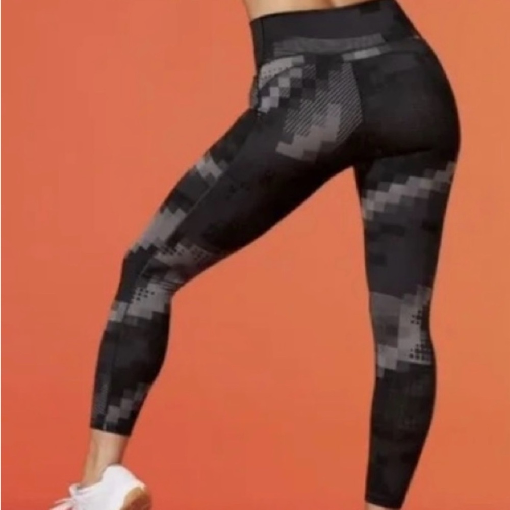 Adidas x Peloton Black and Gray 7/8 BT Print Leggings Size XS NWT